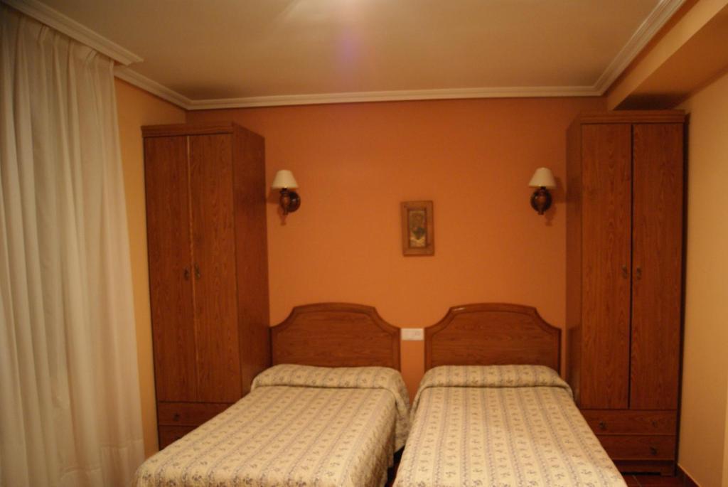 Hotel Garganta Del Cares Понсебос Номер фото