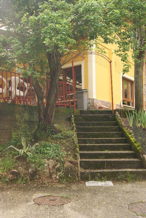 Hotel Garganta Del Cares Понсебос Экстерьер фото